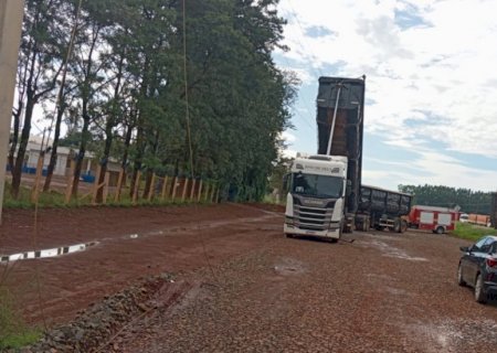 Homem sofre parada cardíaca após encostar em veículo energizado em MS