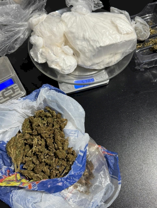 DEODÁPOLIS: Polícia Civil prende dois por tráfico de drogas e apreende cocaína e skunk