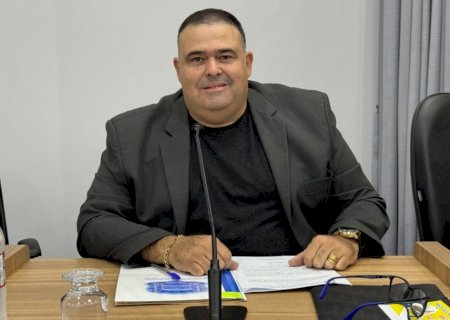 Professor Erlon pede Eco Ponto específico para coleta de folhagens e troca das lâmpadas do Ginásio de Esportes