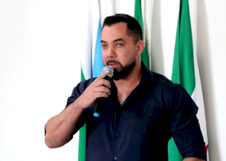 DEODÁPOLIS: Prefeito exonera secretário de Educação e nomeia nova secretária interina