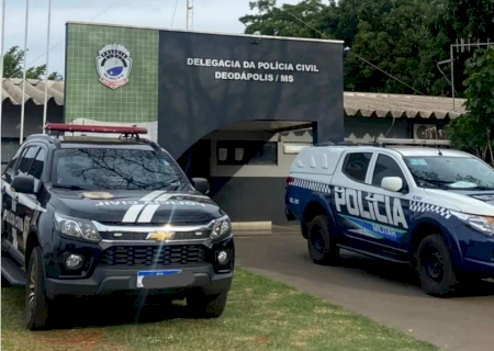 DEODÁPOLIS: Polícia    Civil e Militar prendem homem com Motocicleta Clonada