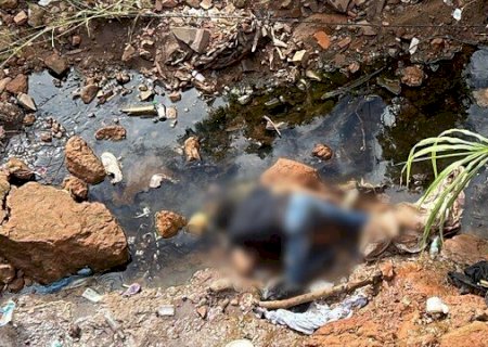 Perseguido, homem despenca de barranco e morre ao cair em córrego
