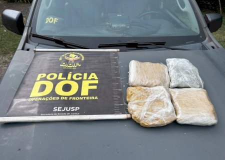 Mulher é flagrada pelo DOF transportando pacotes de skunk em Corumbá