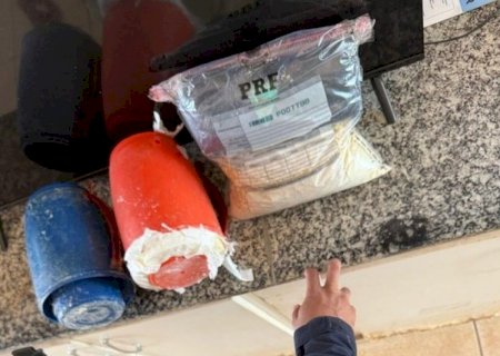 Passageiro de ônibus é preso com 3 kg de cocaína ocultos em garrafas