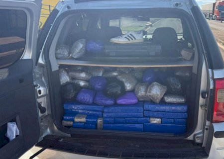PRF apreende 261 kg de drogas e um revólver em Caarapó