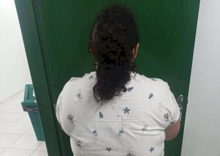Mulher é presa após fingir ter 12 anos e enganar família “adotiva'