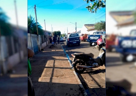 Homem ainda não identificado é assassinado com três tiros
