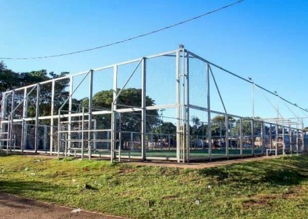 Jovem de 20 anos é assassinado a tiros em quadra de futebol