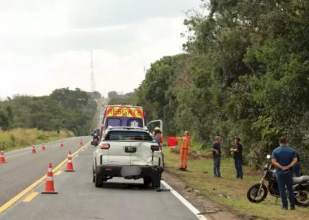 Motociclista morre após bater na traseira de Toro