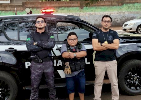 DEODÁPOLIS: João realiza sonho de conhecer viatura da Polícia Civil