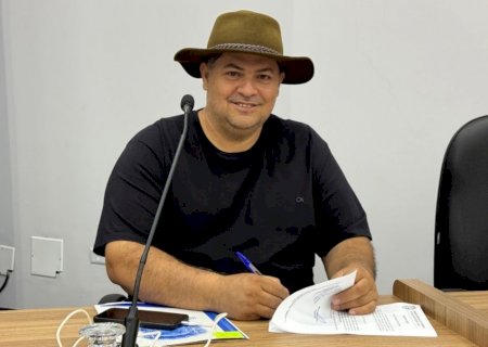 Marcio Alves solicita caixa de areia cercada junto a playgrounds e pistas de caminhada