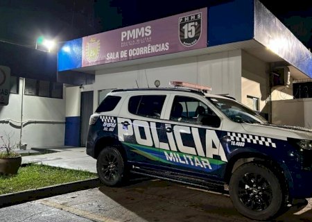 Mulher usa cabo de vassoura para se defender de ex-companheiro durante ameaça em Maracaju